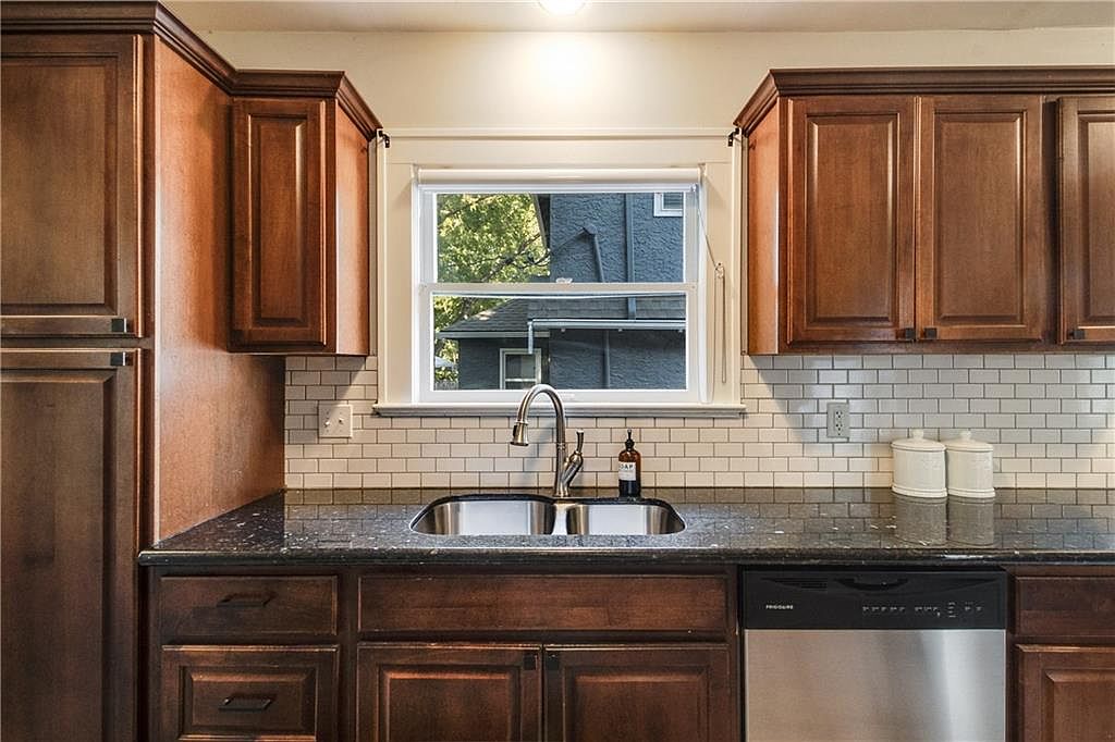 7326 Walnut Street — photo 15