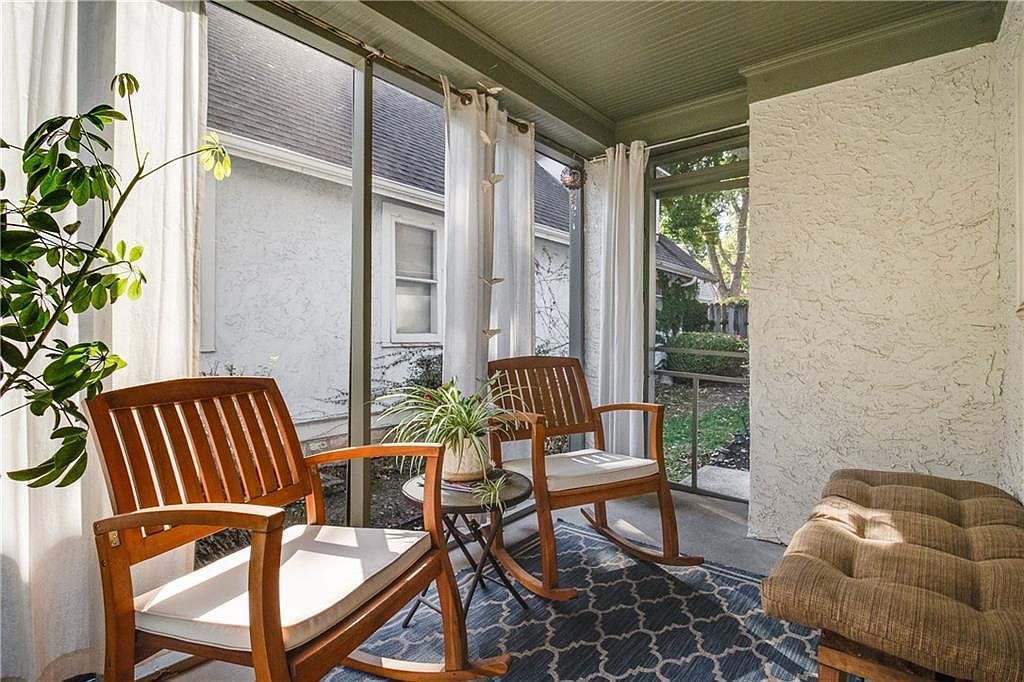 7326 Walnut Street — photo 33
