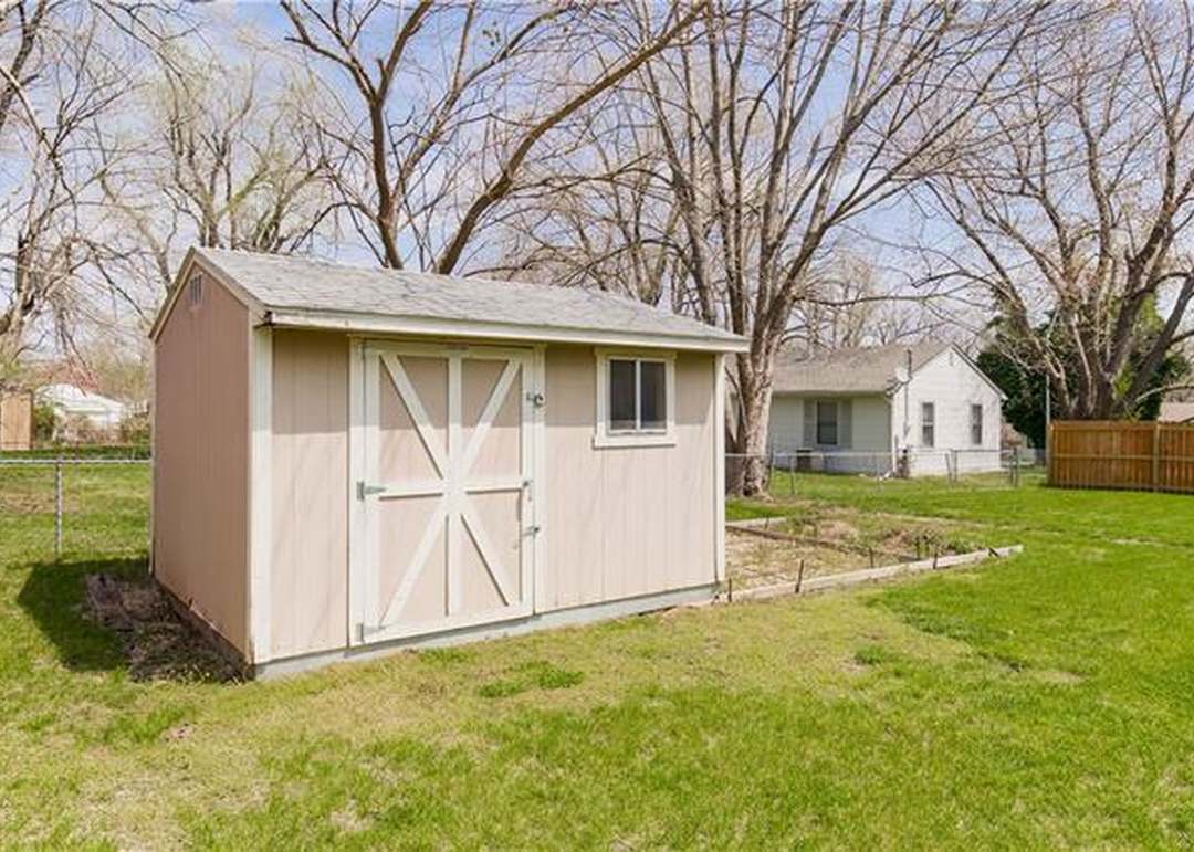 7400 E 105 Street — photo 32