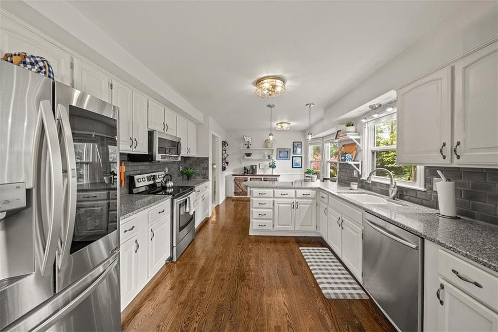 7409 W 99th Street — photo 10