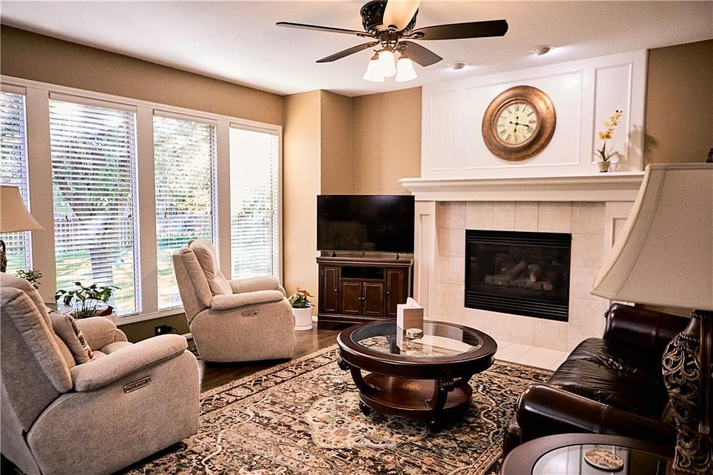 7430 N Sycamore Avenue — photo 13