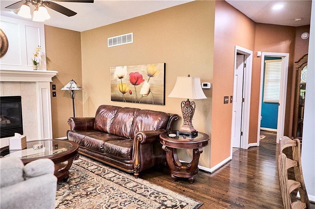 7430 N Sycamore Avenue — photo 16