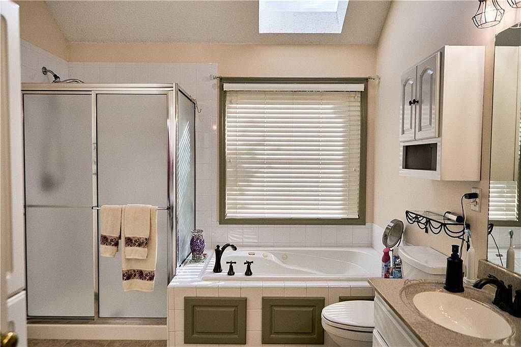 7430 N Sycamore Avenue — photo 26