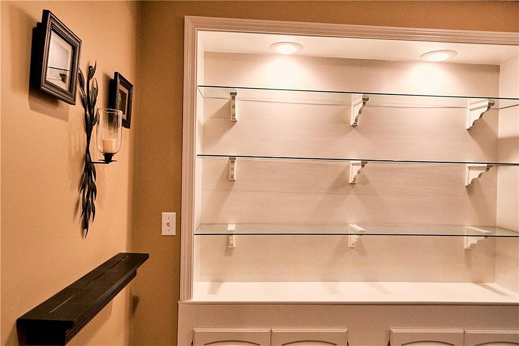 7430 N Sycamore Avenue — photo 49