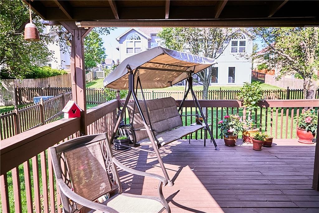 7430 N Sycamore Avenue — photo 53
