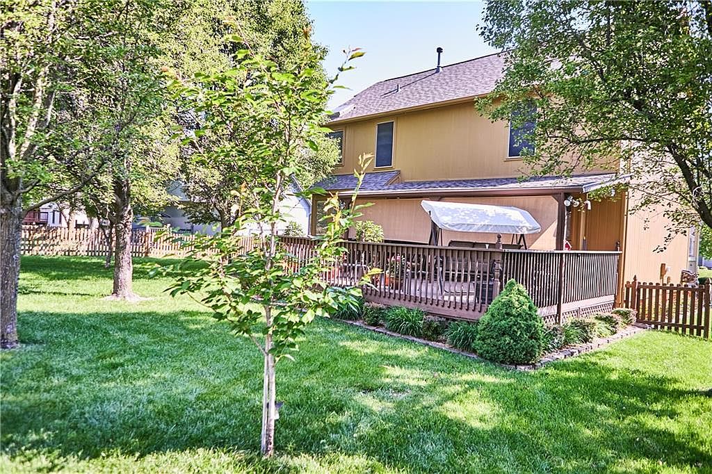 7430 N Sycamore Avenue — photo 64