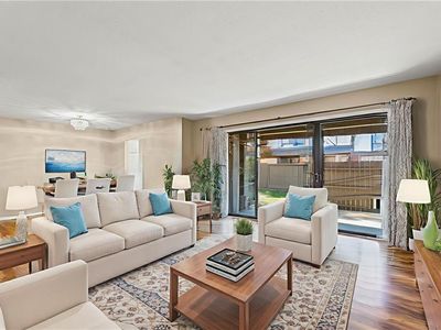 7433 W 102nd Court, Overland Park, KS