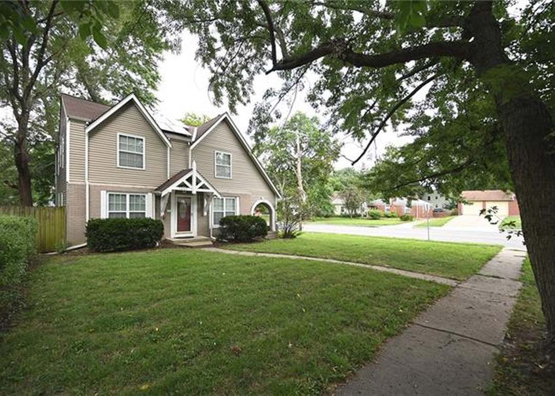7443 Charlotte Street — photo 11