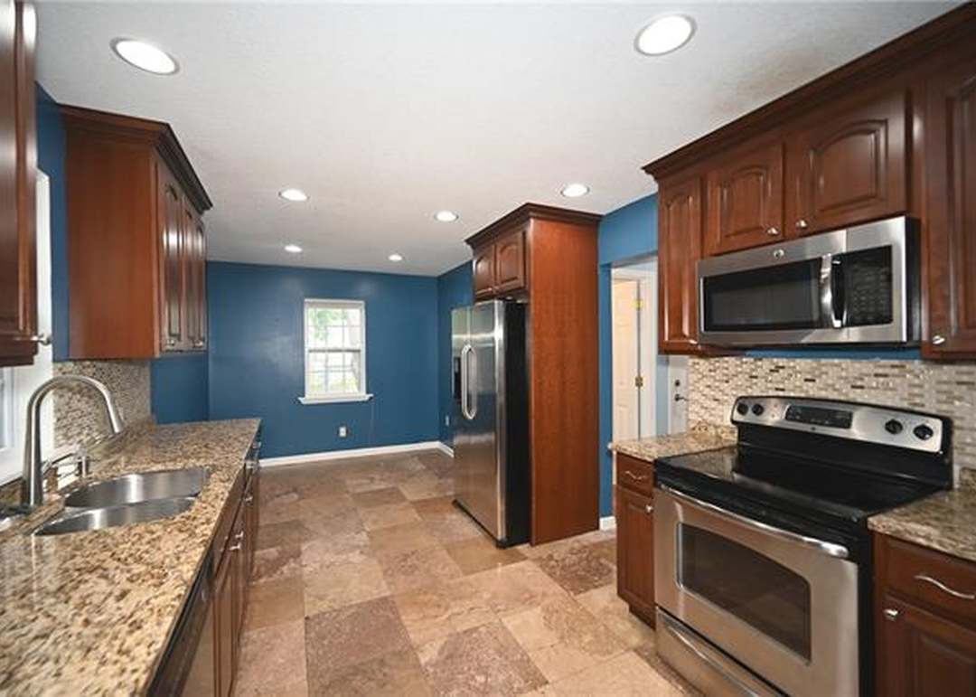 7443 Charlotte Street — photo 17