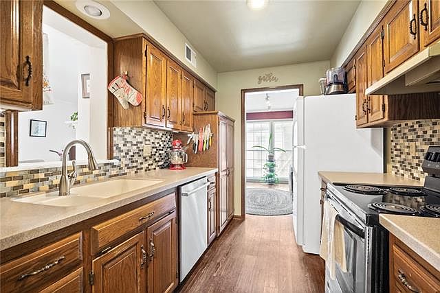 7464 NALL Avenue — photo 16