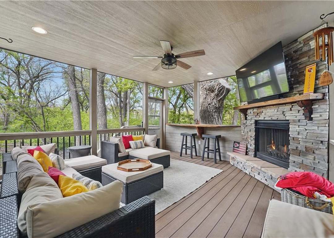 7502 W 147th Terrace — photo 9