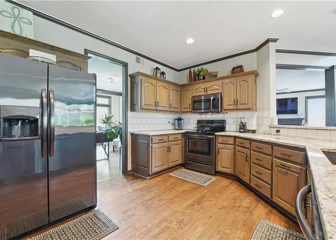 7502 W 147th Terrace — photo 22