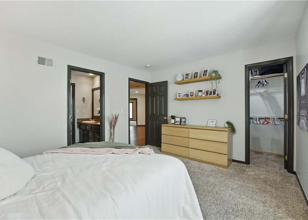 7502 W 147th Terrace — photo 51