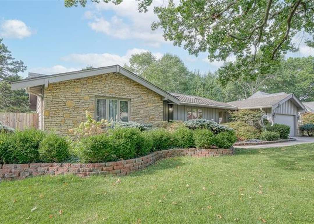 7507 W 99th Street — photo 10