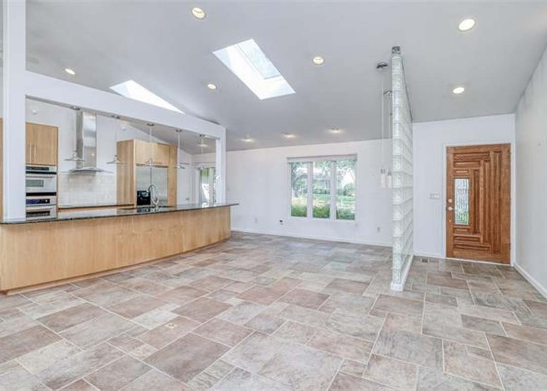 7507 W 99th Street — photo 13