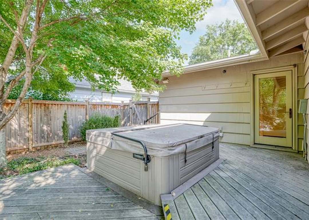 7507 W 99th Street — photo 28