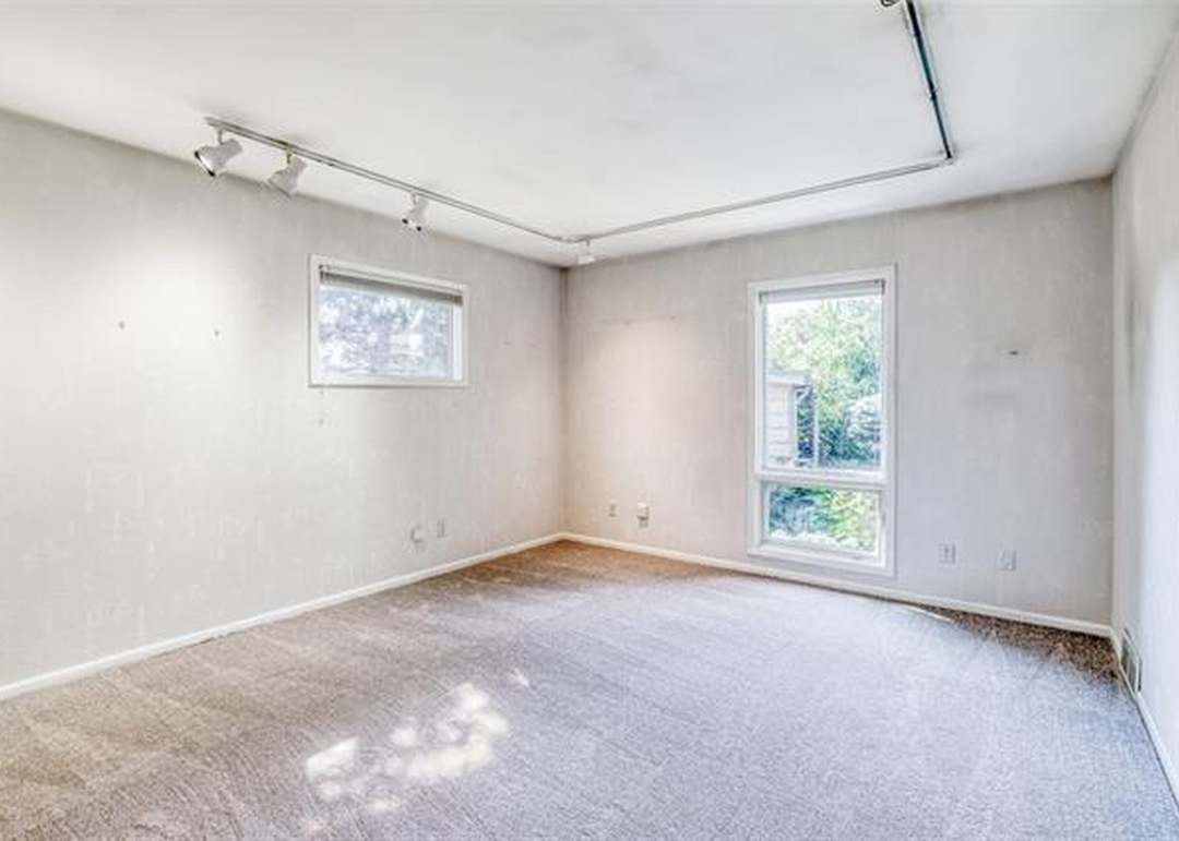 7507 W 99th Street — photo 33
