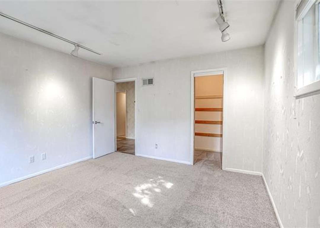 7507 W 99th Street — photo 34