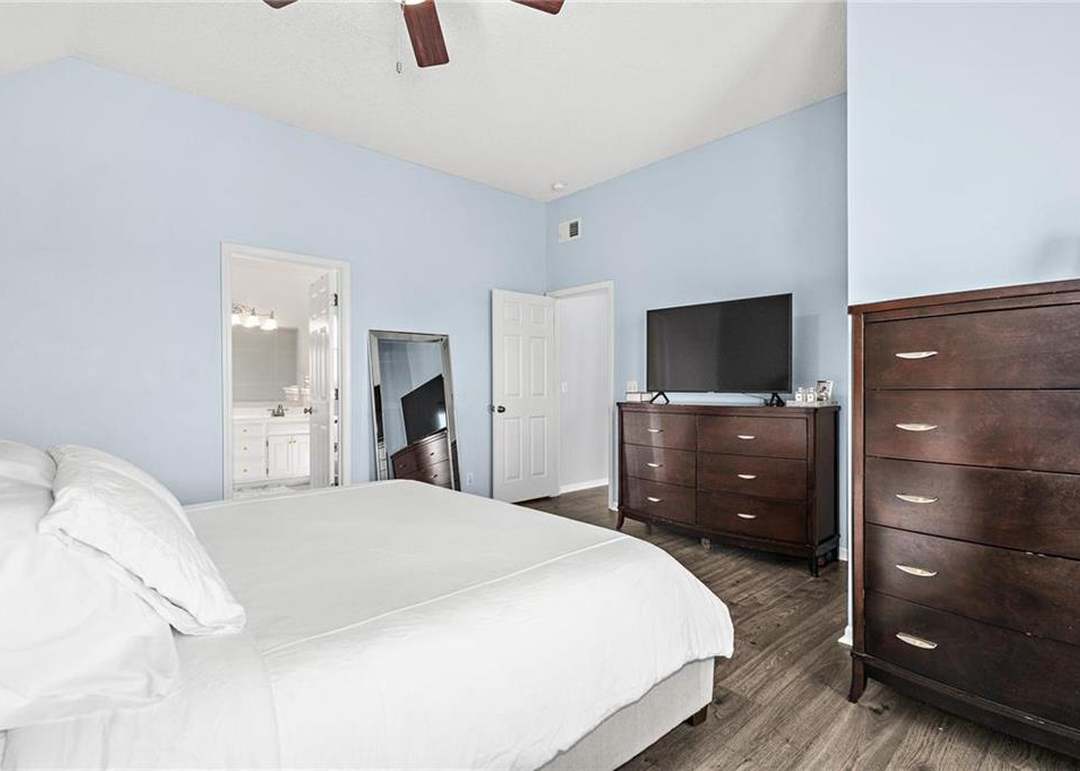 7511 W 157th Terrace — photo 9