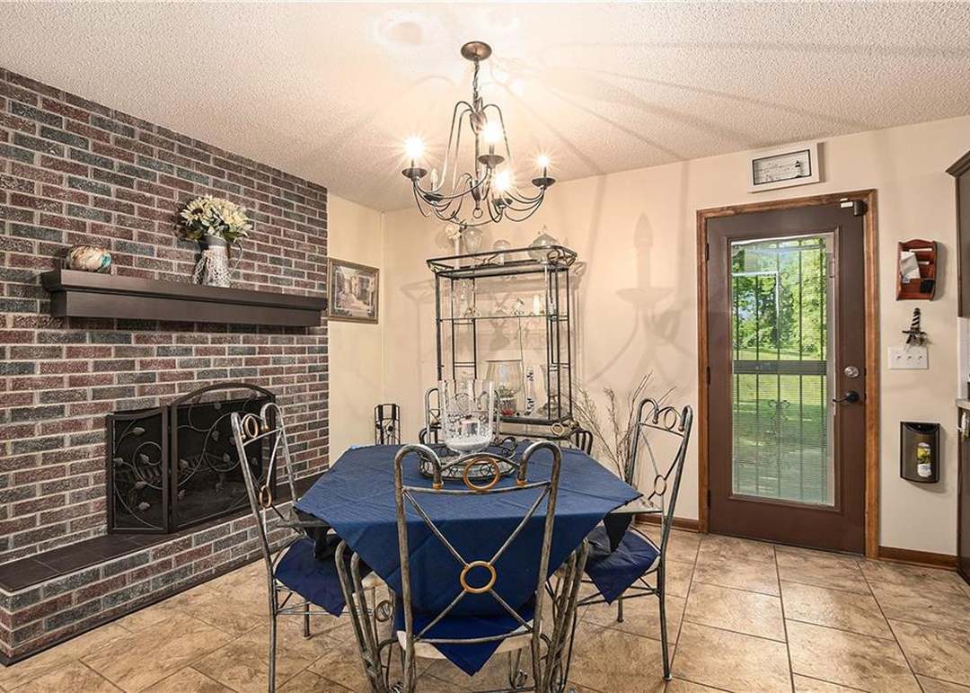 7555 Lafayette Avenue — photo 14