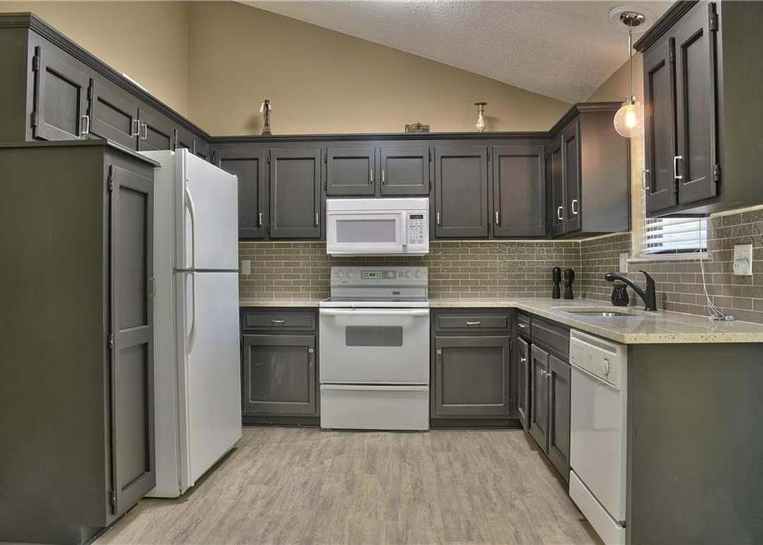 7600 E 133rd Street — photo 10