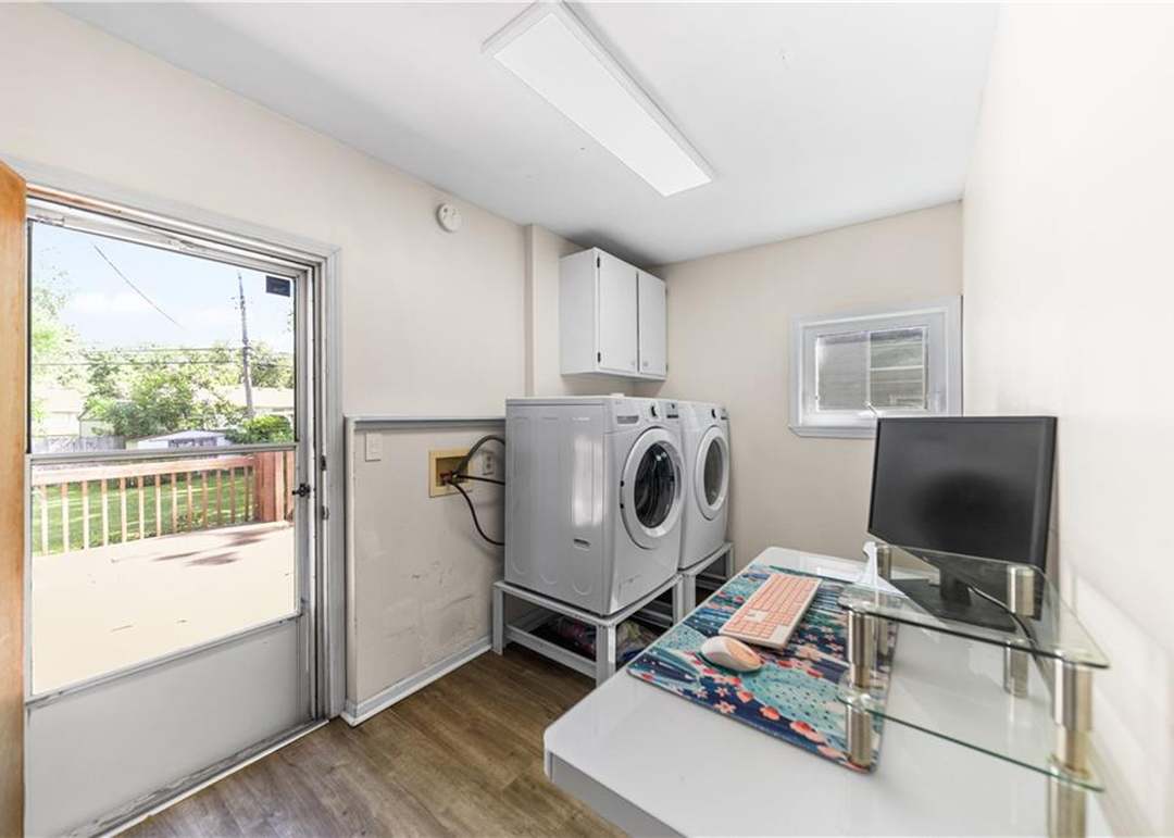 7606 W 66th Terrace — photo 3