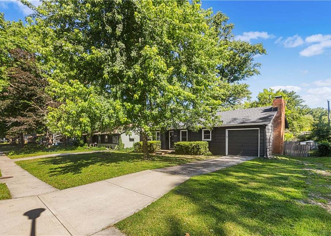 7606 W 66th Terrace — photo 9