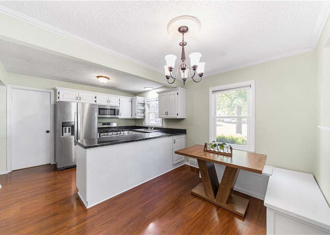 7606 W 66th Terrace — photo 14