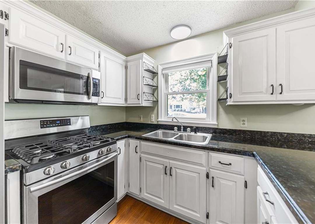 7606 W 66th Terrace — photo 15