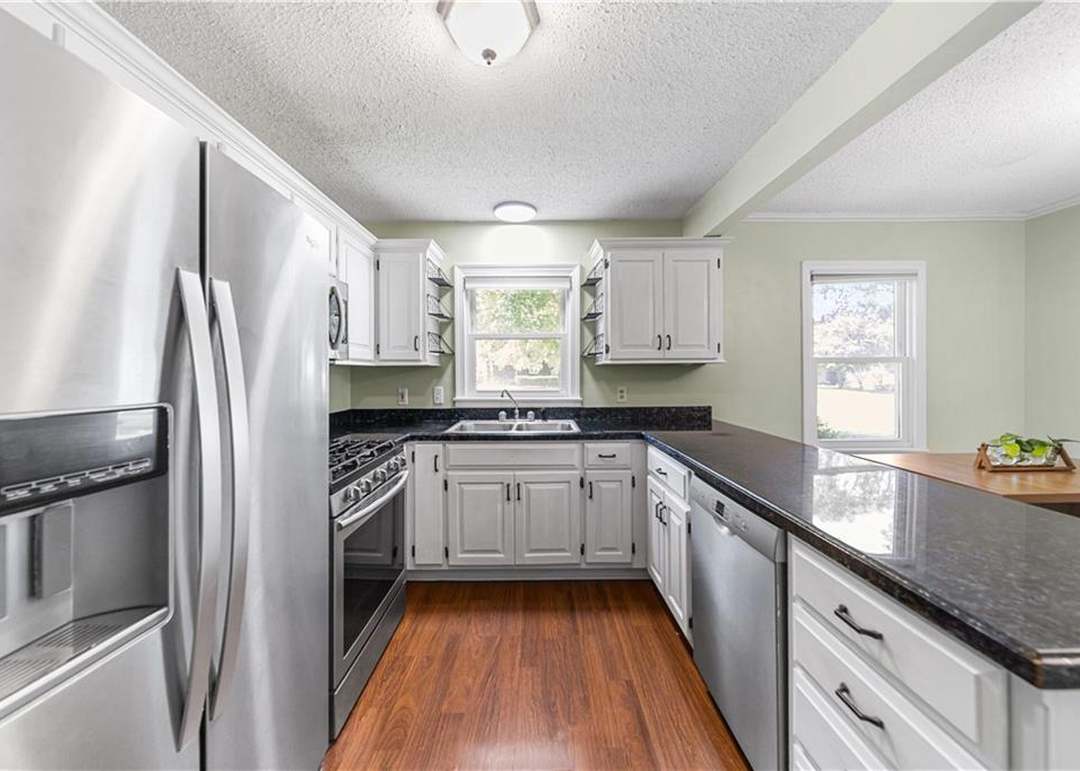 7606 W 66th Terrace — photo 16