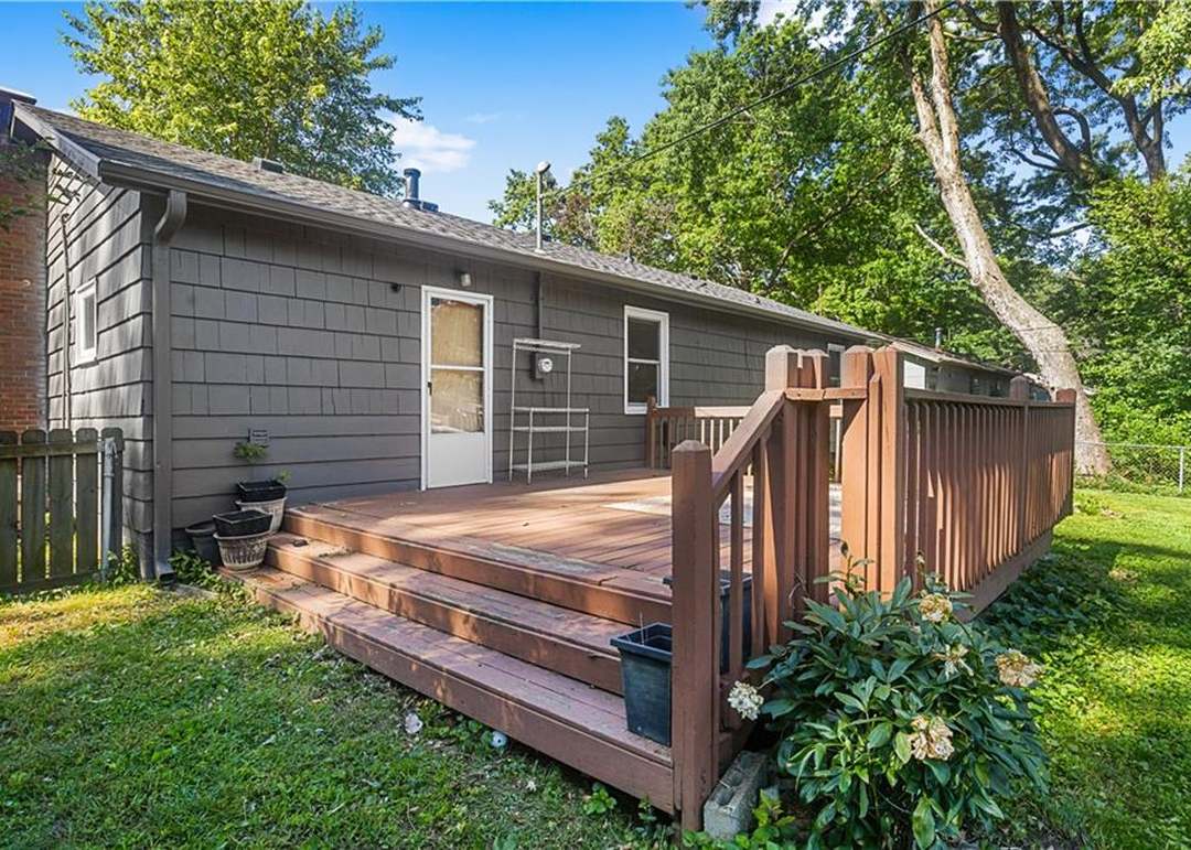7606 W 66th Terrace — photo 24