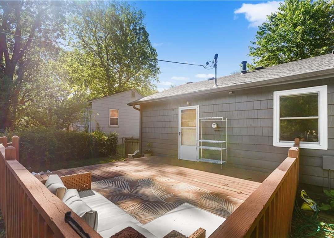 7606 W 66th Terrace — photo 25