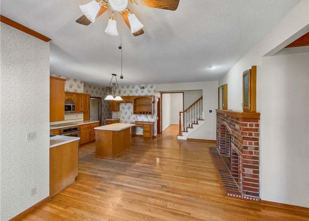 7607 WIDMER ROAD — photo 4