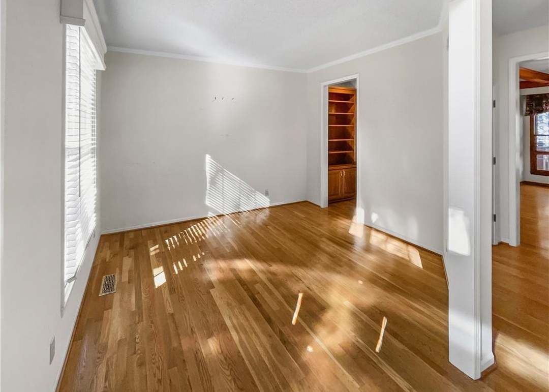 7607 WIDMER ROAD — photo 16