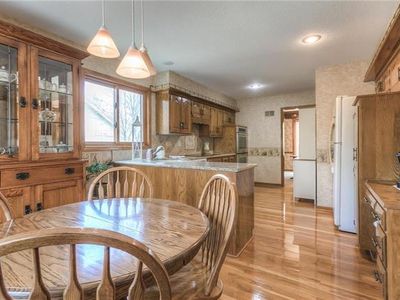 7608 Richards Dr — photo 12