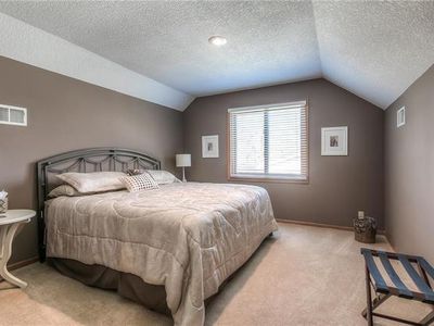 7608 Richards Dr — photo 15