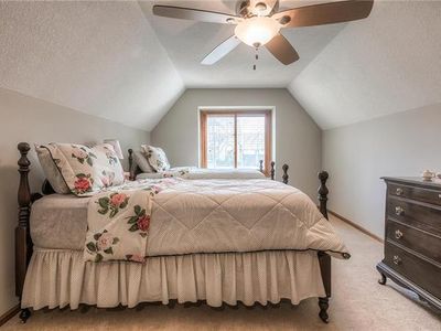7608 Richards Dr — photo 17