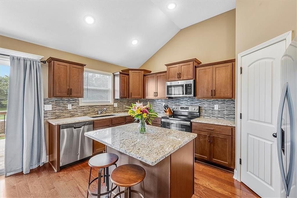 7812 N Tipton Avenue — photo 7