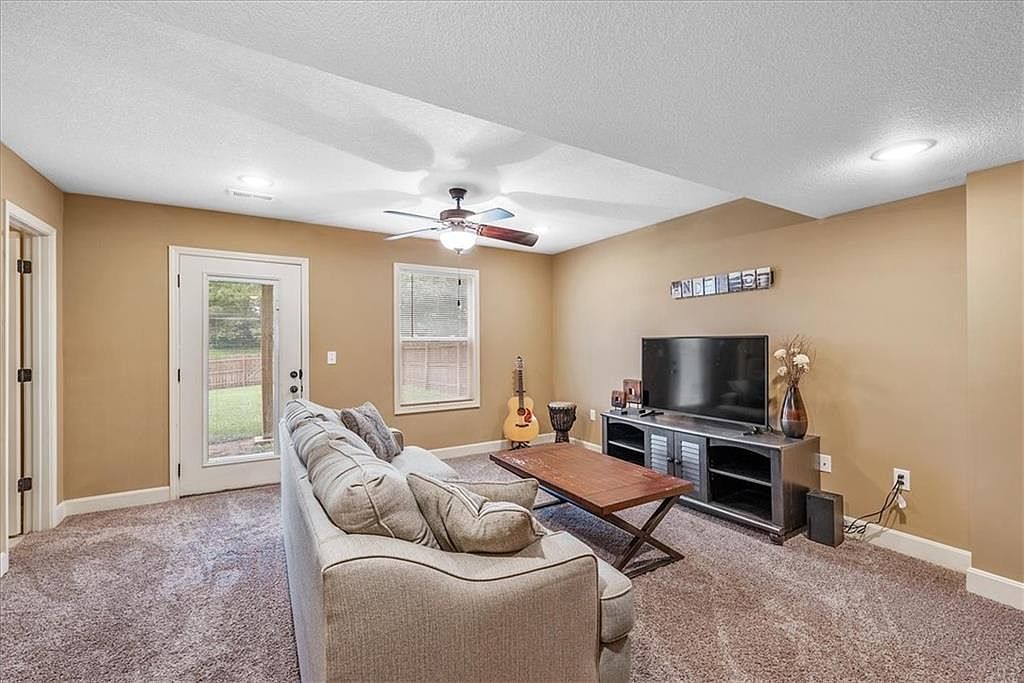 7812 N Tipton Avenue — photo 17