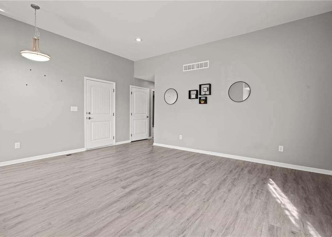 7842 Troup Avenue — photo 6