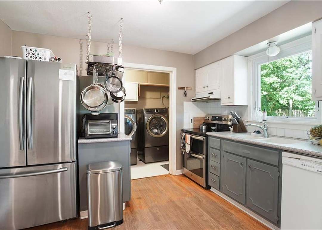 7906 Colonial Drive — photo 2
