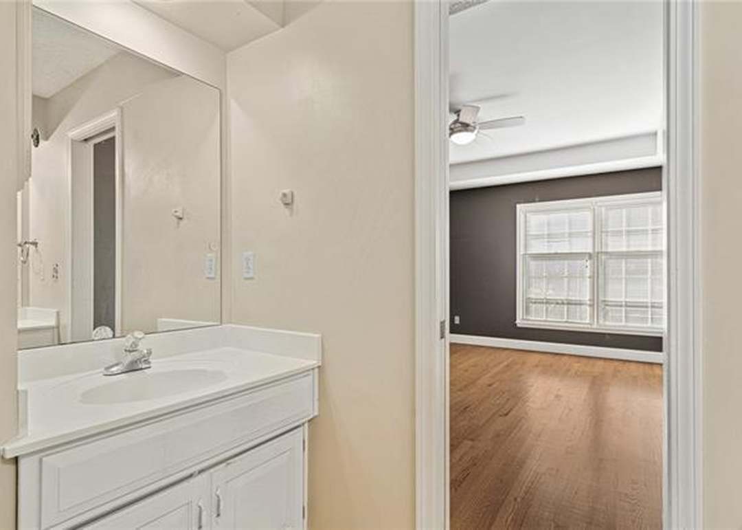 8003 W 152nd Terrace — photo 7