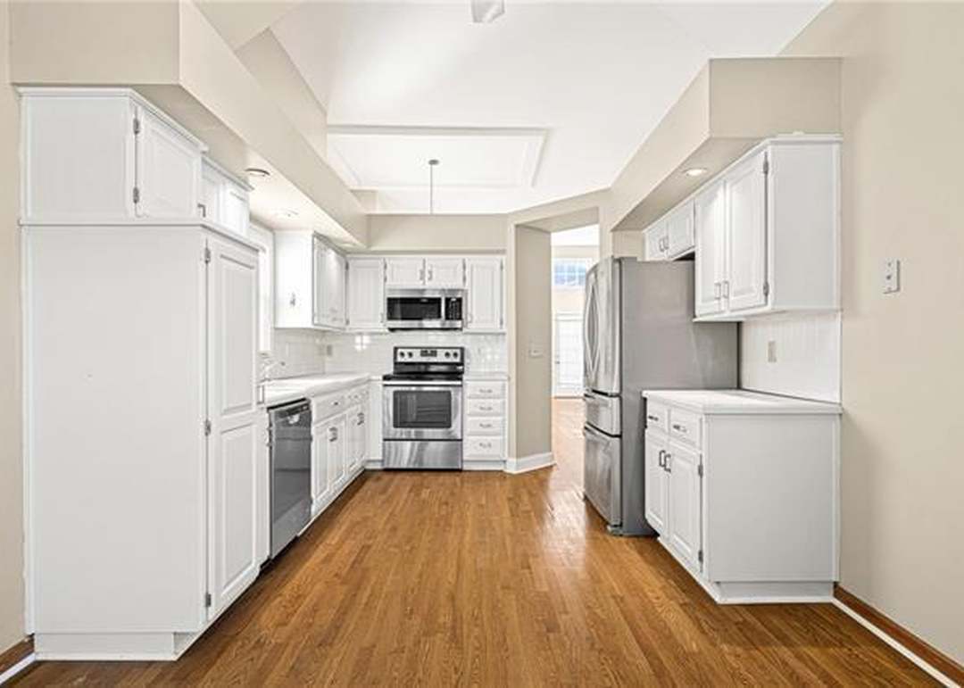 8003 W 152nd Terrace — photo 8