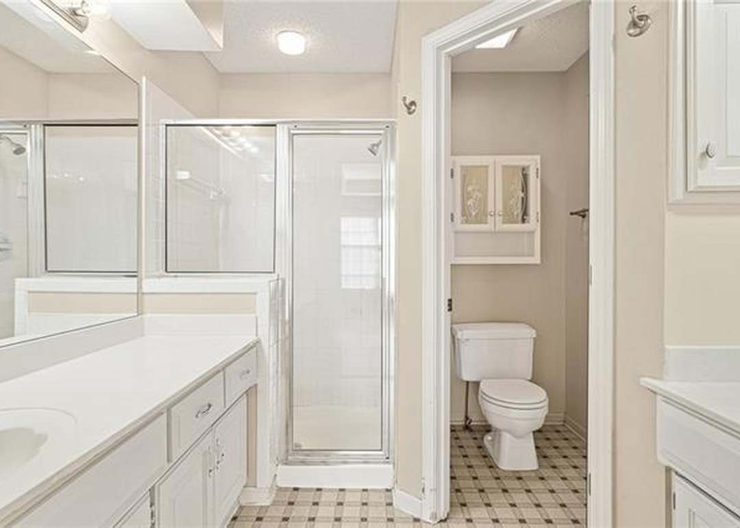 8003 W 152nd Terrace — photo 33