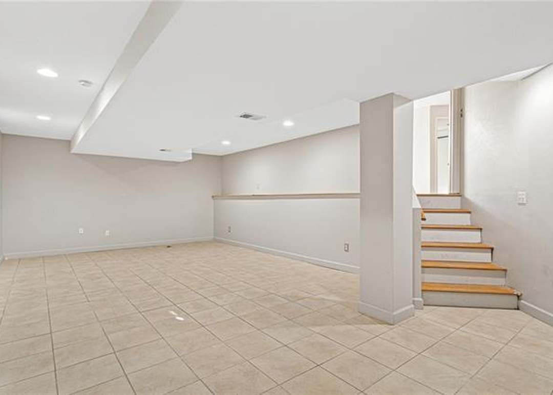 8003 W 152nd Terrace — photo 46