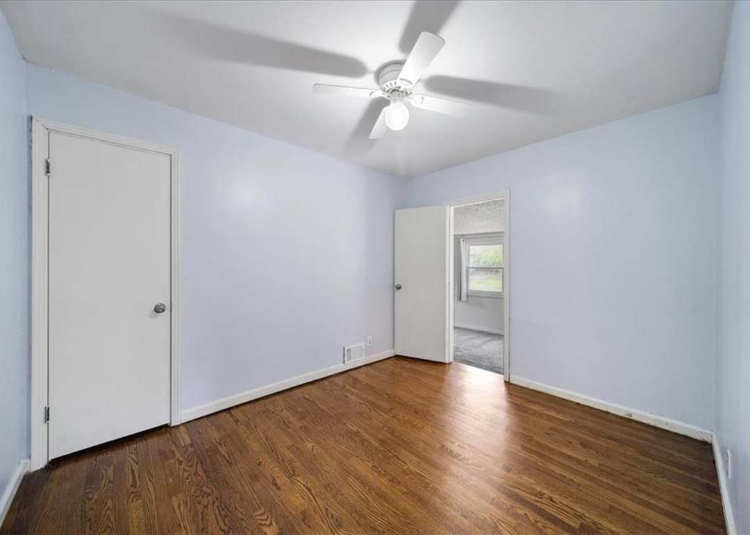 8014 W 85TH Street — photo 5