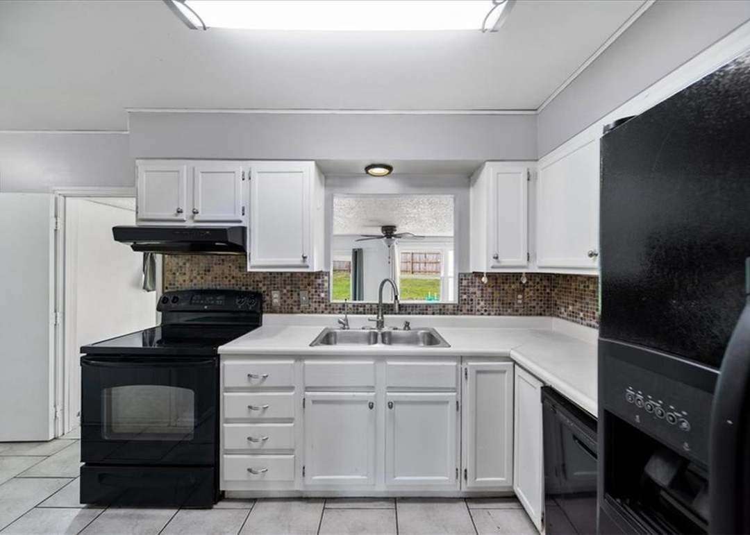 8014 W 85TH Street — photo 16