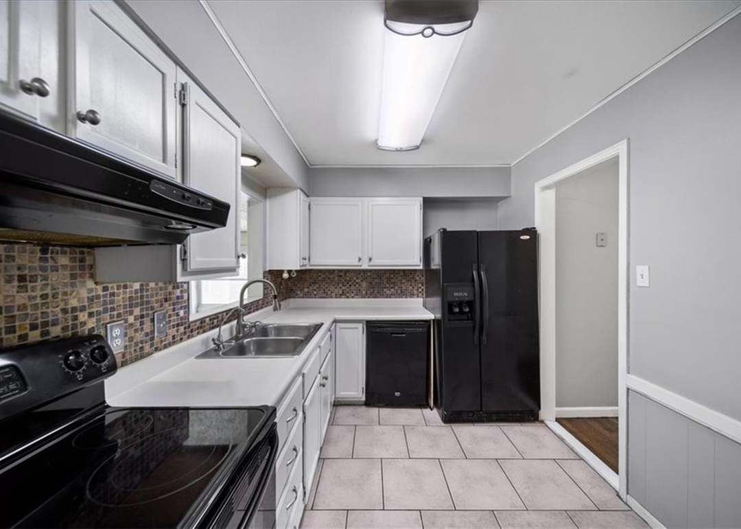 8014 W 85TH Street — photo 17