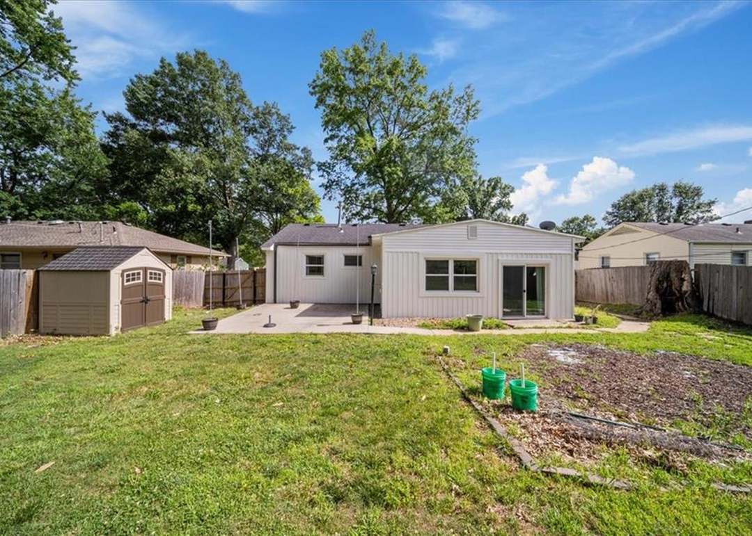 8014 W 85TH Street — photo 33