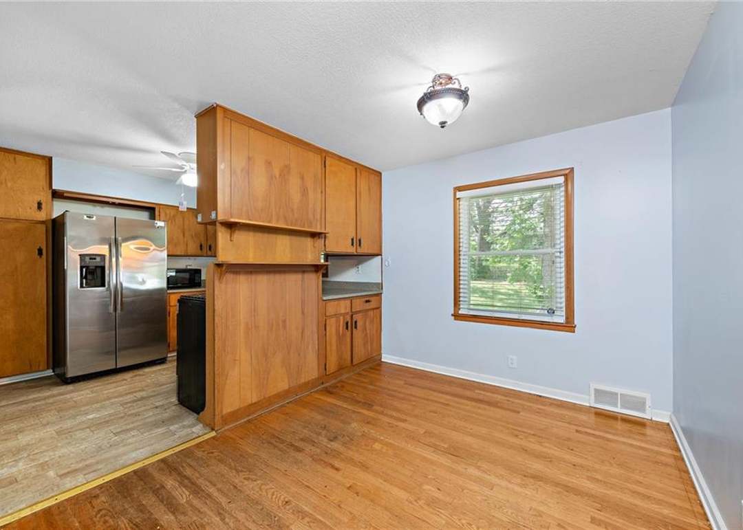 802 NE 60th Terrace — photo 12